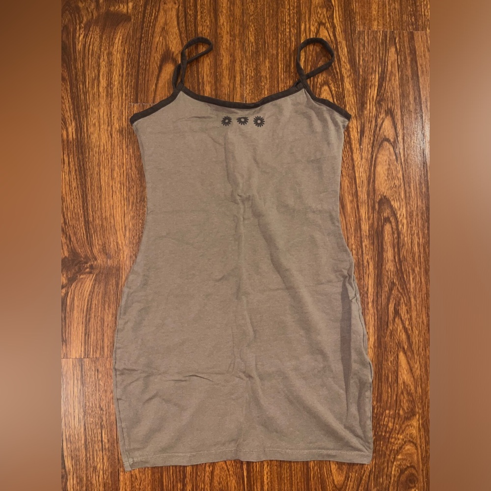 Brown Sleeveless Dress with Floral Detail